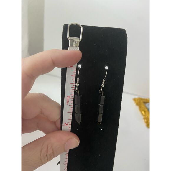 Handmade magnetic gray bead earrings - Picture 2 of 4